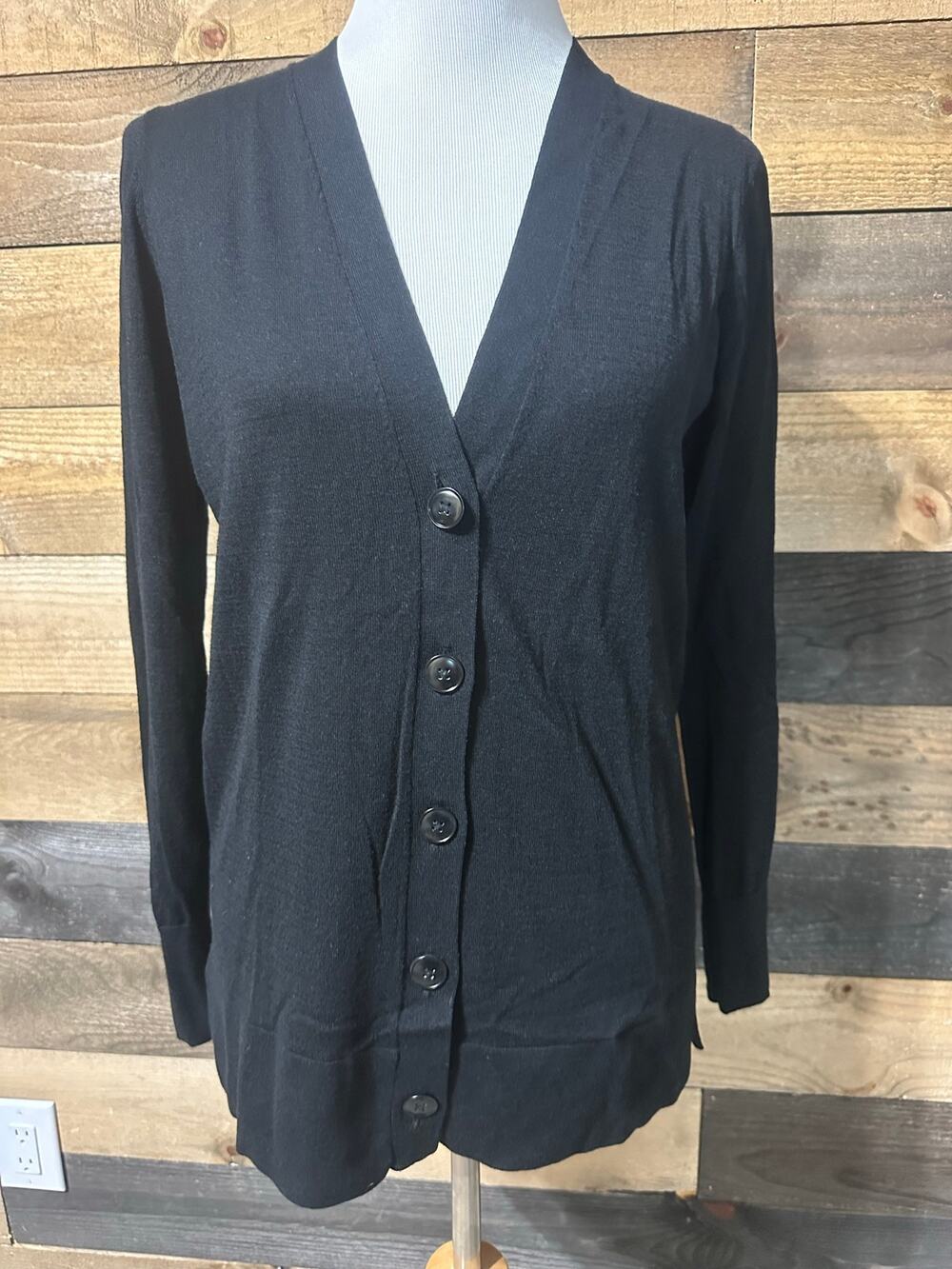 ANN TAYLOR LOFT Women’s Black Buttondown Cardigan Sweater Size M